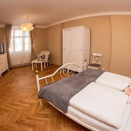 Apartman U Krale Tylova 515 Jicin Exterior photo